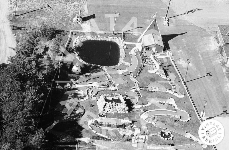 Indian Village Mini Golf - 1989 Aerial